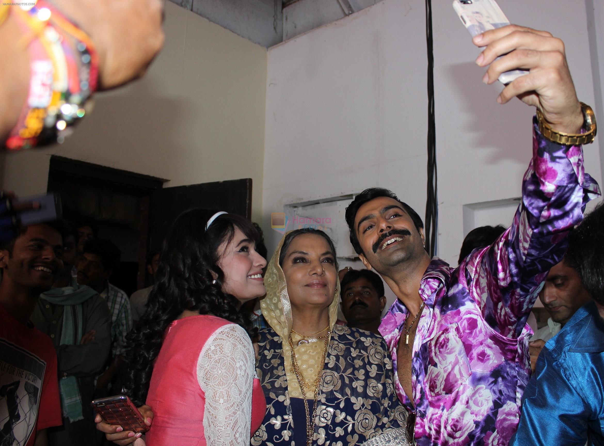 Yuvika Chaudhary, Shabana Azmi & Ashmit Patel on the sets of Ek Maa Jo Ban Gayi Lakho Ke Liye Amma on Zee