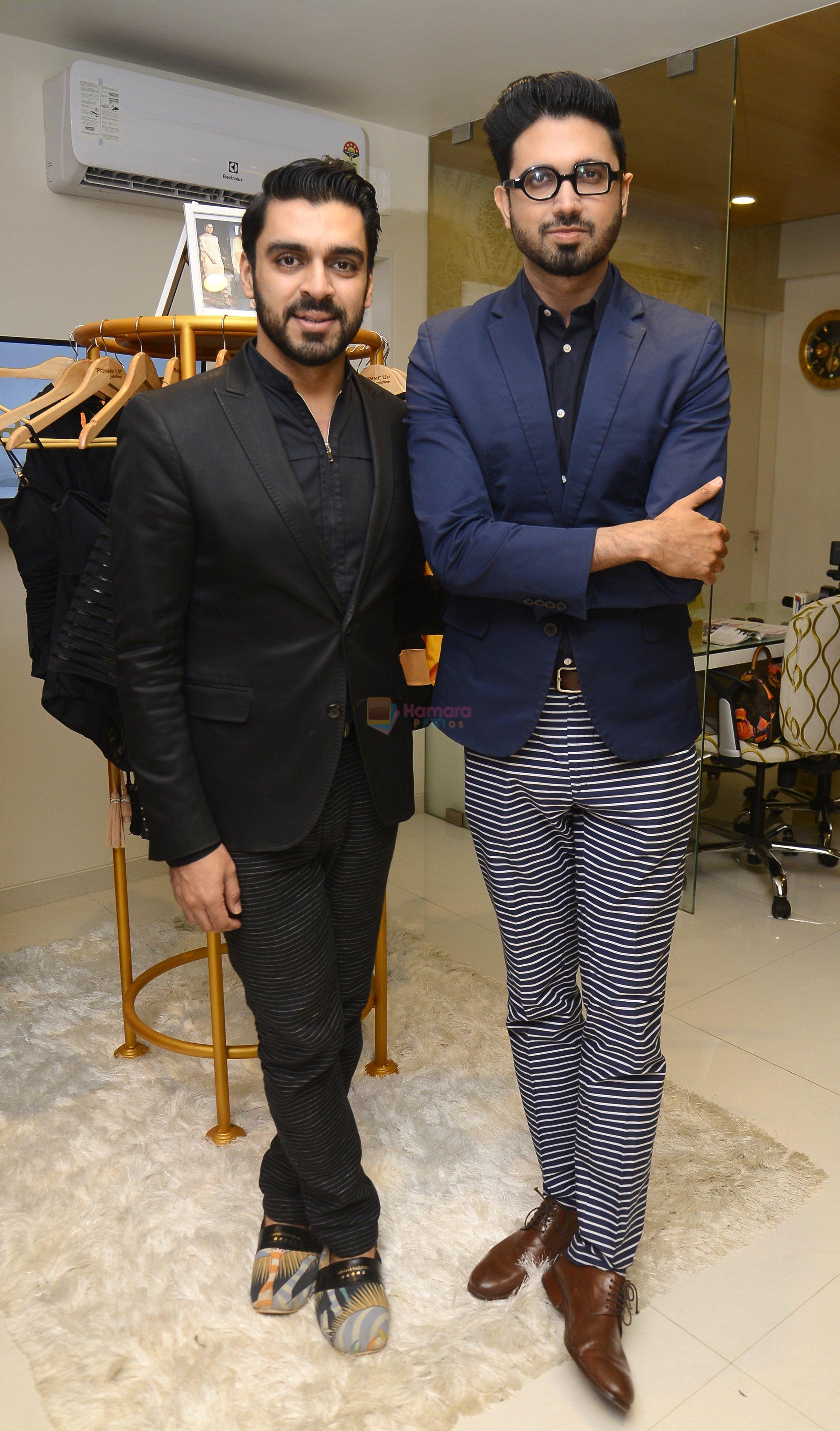 Shivan N Naresh at Shivan N Naresh fashion preview in Primme Up Fashion store on 11th Spt 2016