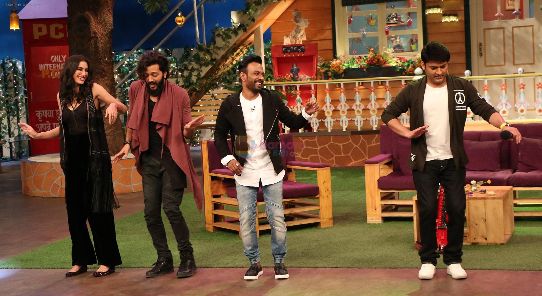 Riteish Deshmukh, Nargis Fakhri and Dharmesh Yelande on the sets of The Kapil Sharma Show on 15th Sept 2016