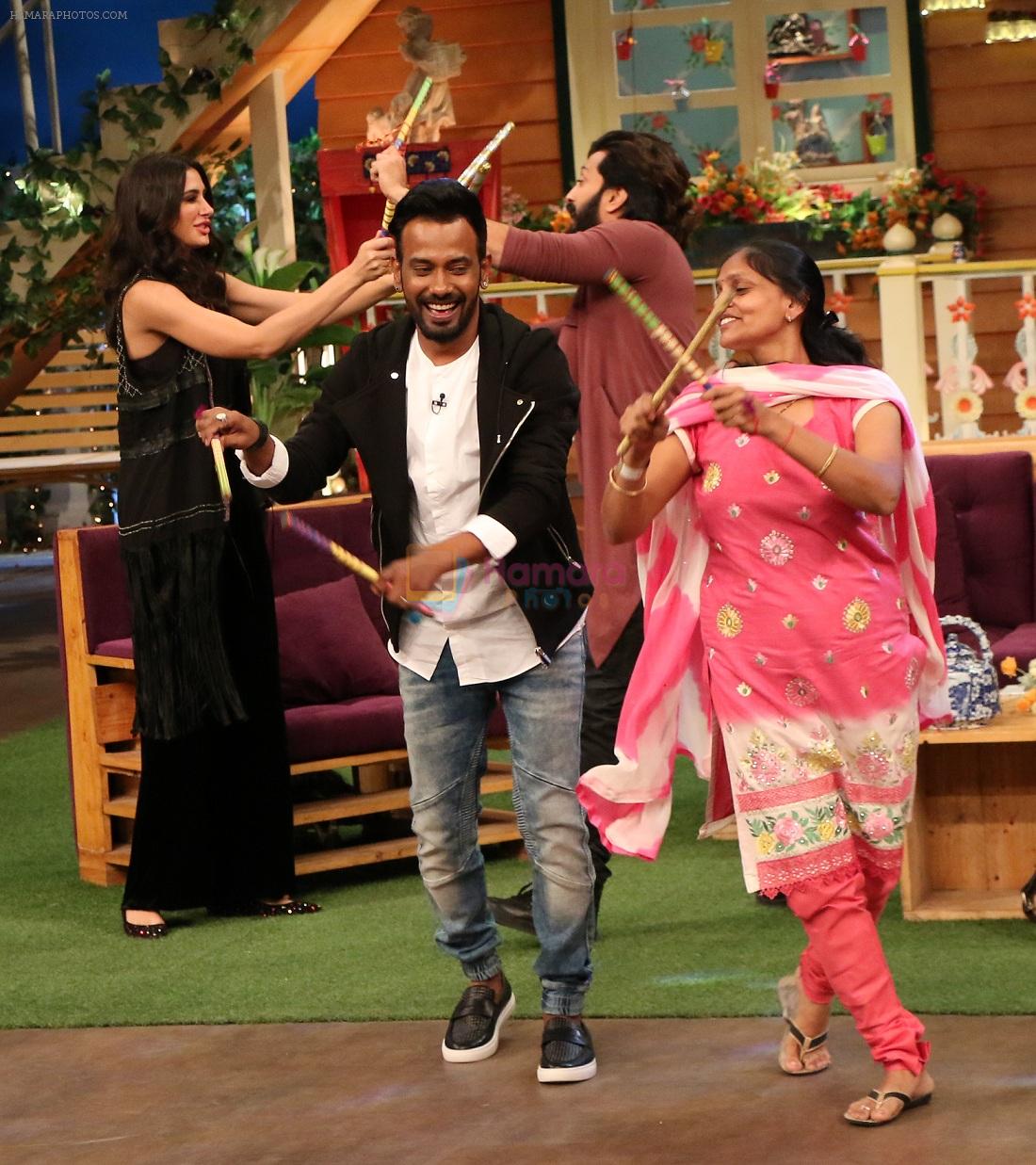 Riteish Deshmukh, Nargis Fakhri and Dharmesh Yelande on the sets of The Kapil Sharma Show on 15th Sept 2016