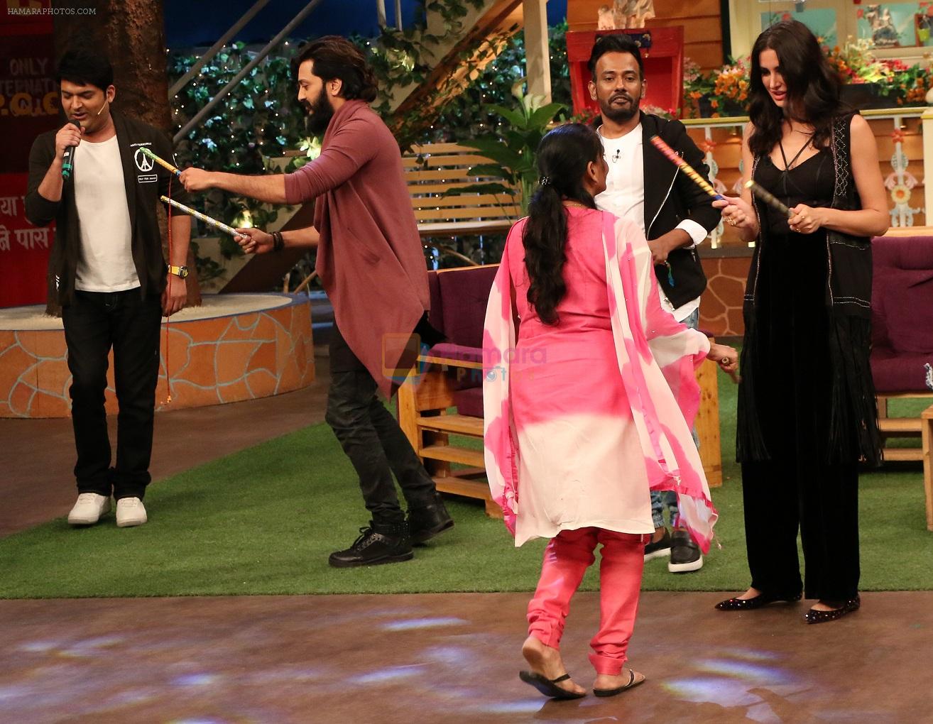 Riteish Deshmukh, Nargis Fakhri and Dharmesh Yelande on the sets of The Kapil Sharma Show on 15th Sept 2016