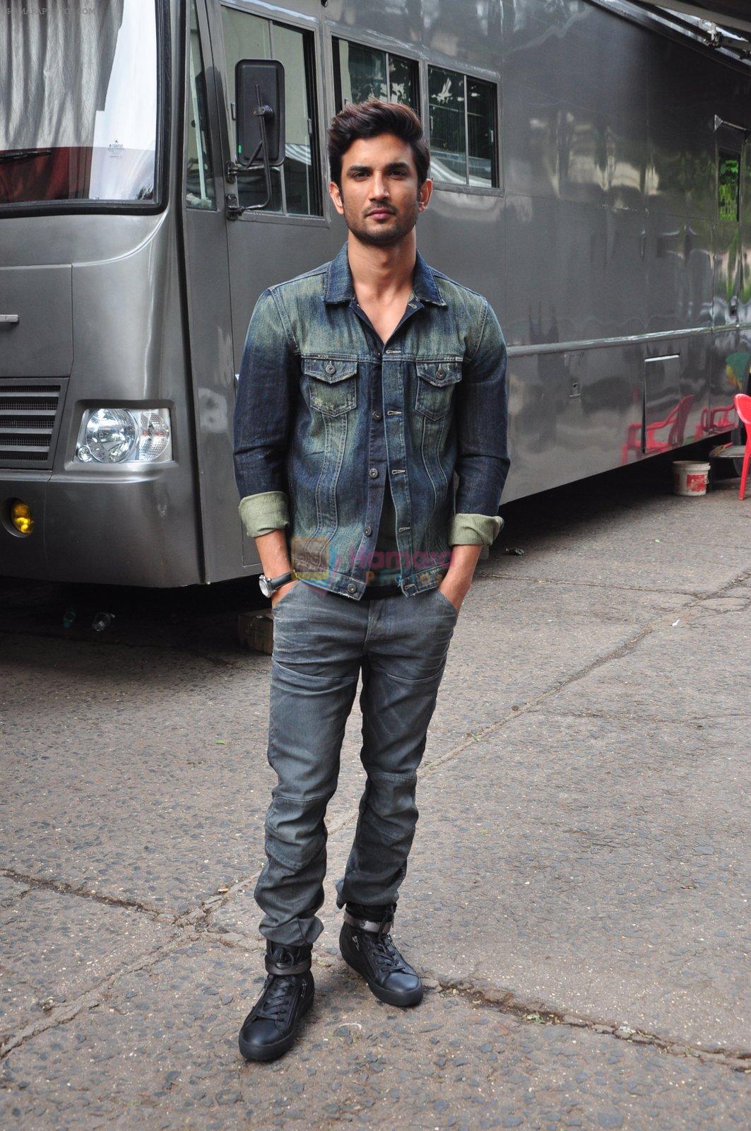 Sushant Singh Rajput on the sets of The Voice of India on 19th Sept 2016
