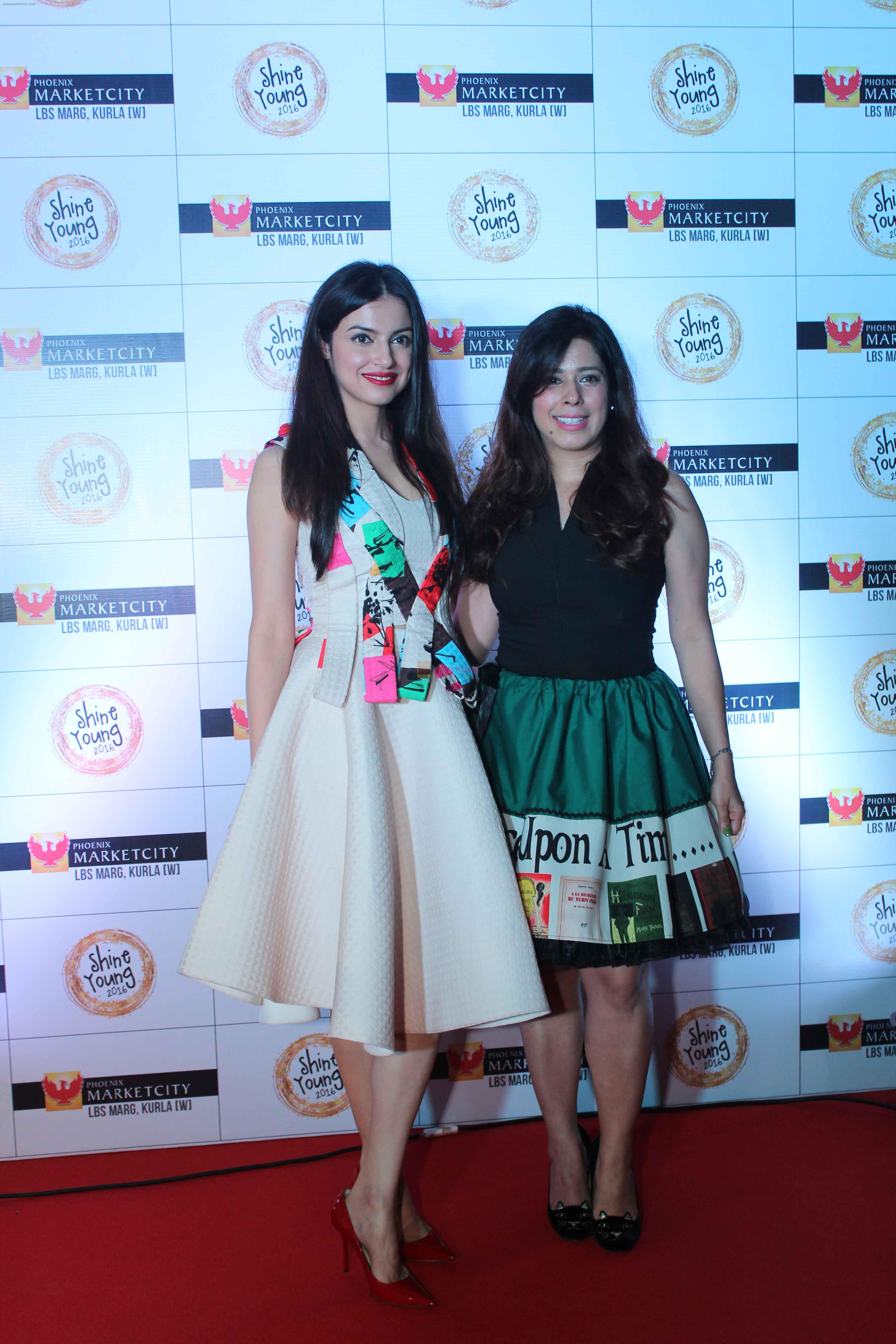 Divya Khosla with Priya Kumar at Young Shine 2016 Launch