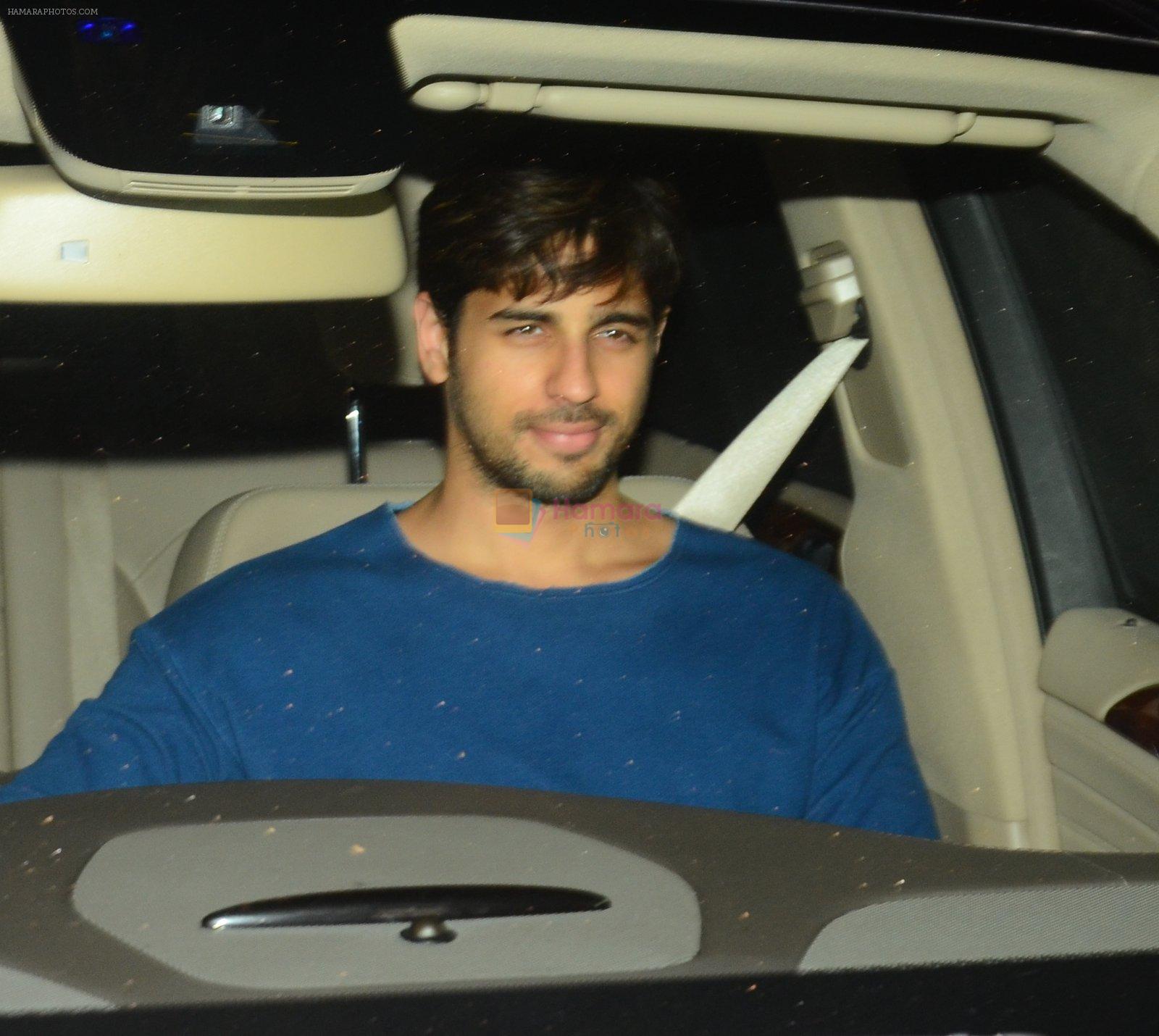 Sidharth Malhotra snapped at a private bash on 26th Sept 2016