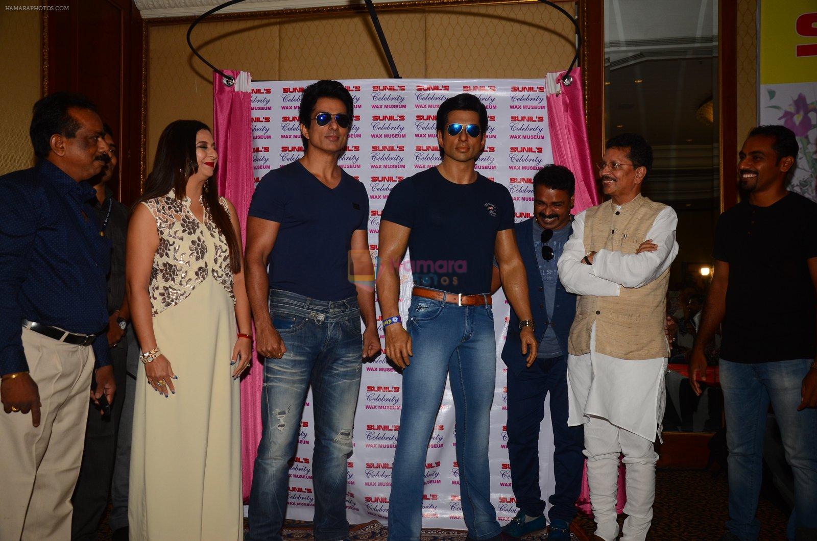 Sonu Sood's wax statue unveiled in Mumbai on 1st Oct 2016