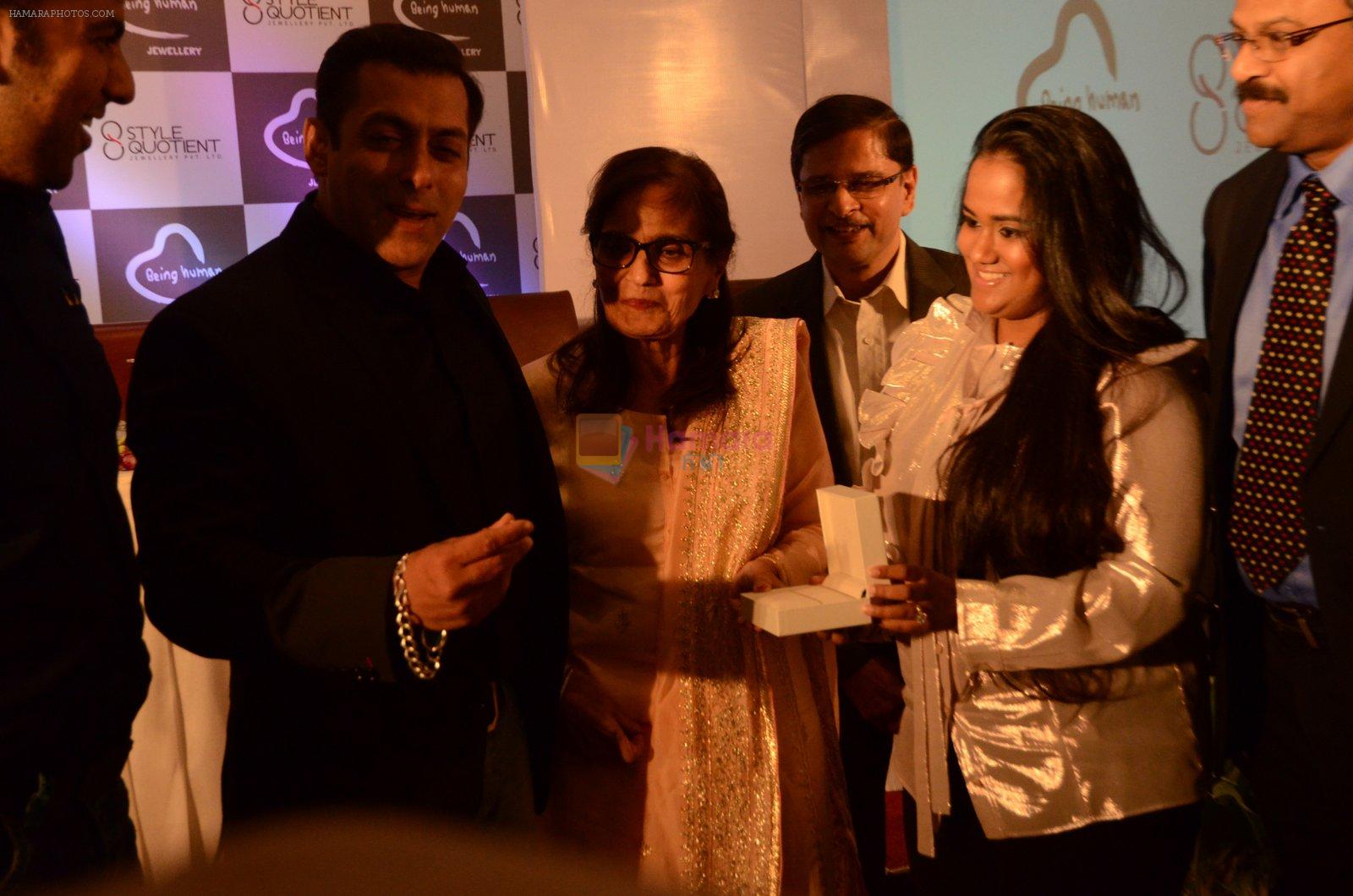 Salman Khan, Salma Khan, Arpita Khan at Being Human jewellery launch on 30th Sept 2016