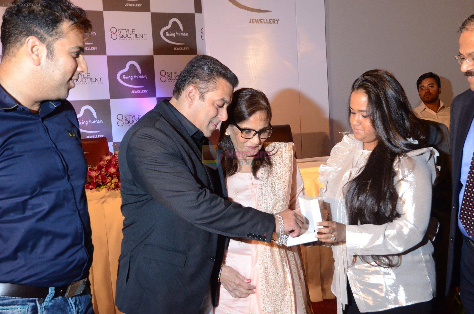 Salman Khan, Salma Khan, Arpita Khan at Being Human jewellery launch on 30th Sept 2016