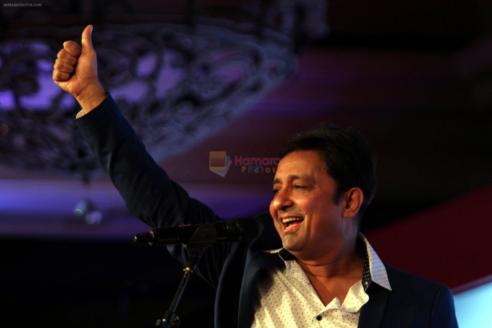 Sukhwinder Singh,Noted singer, at  the India Today safaigiri Award winner at a function in New Delhi on Sunday -3
