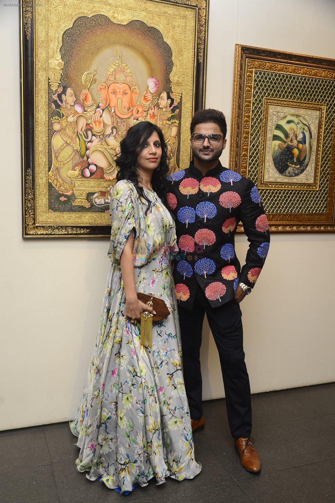 inaugurates Suvigya Sharma's exhibtion on 3rd Oct 2016