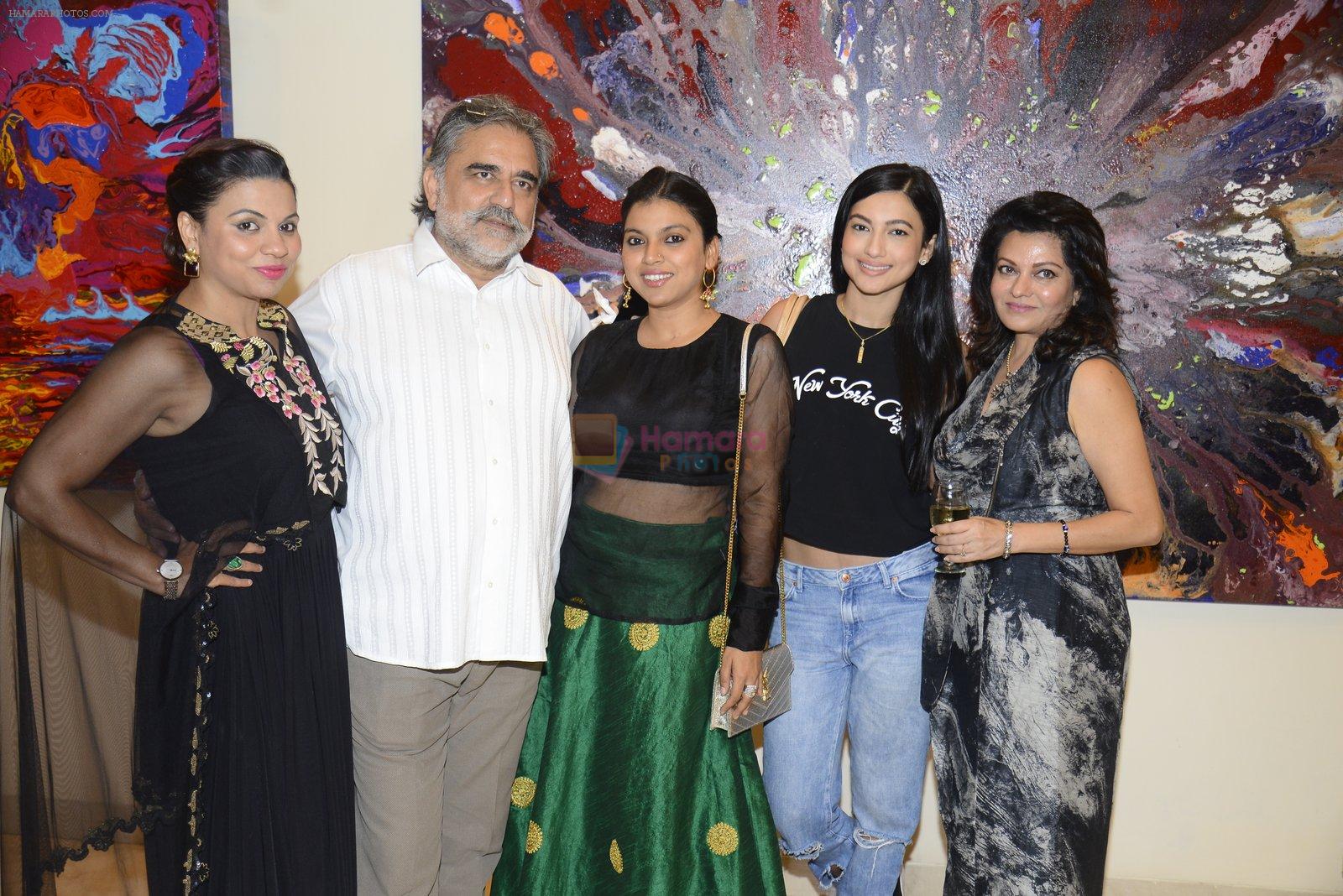 Gauhar Khan at Anu Malhotra art exhibition in Mumbai on 5th Oct 2016