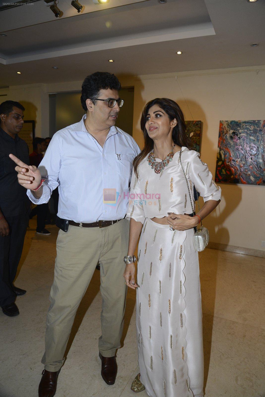 Shilpa Shetty at Anu Malhotra art exhibition in Mumbai on 5th Oct 2016