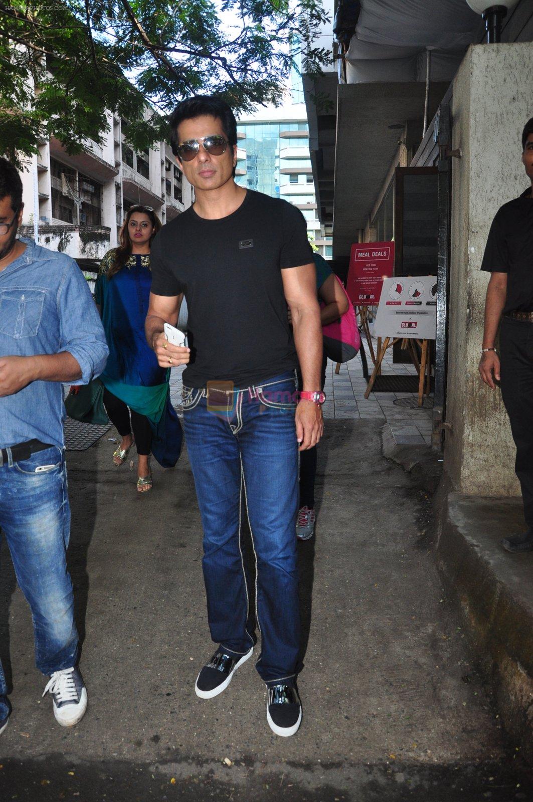 Sonu Sood snapped in Mumbai on 6th Oct 2016