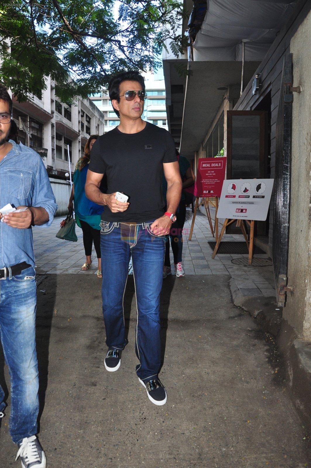 Sonu Sood snapped in Mumbai on 6th Oct 2016