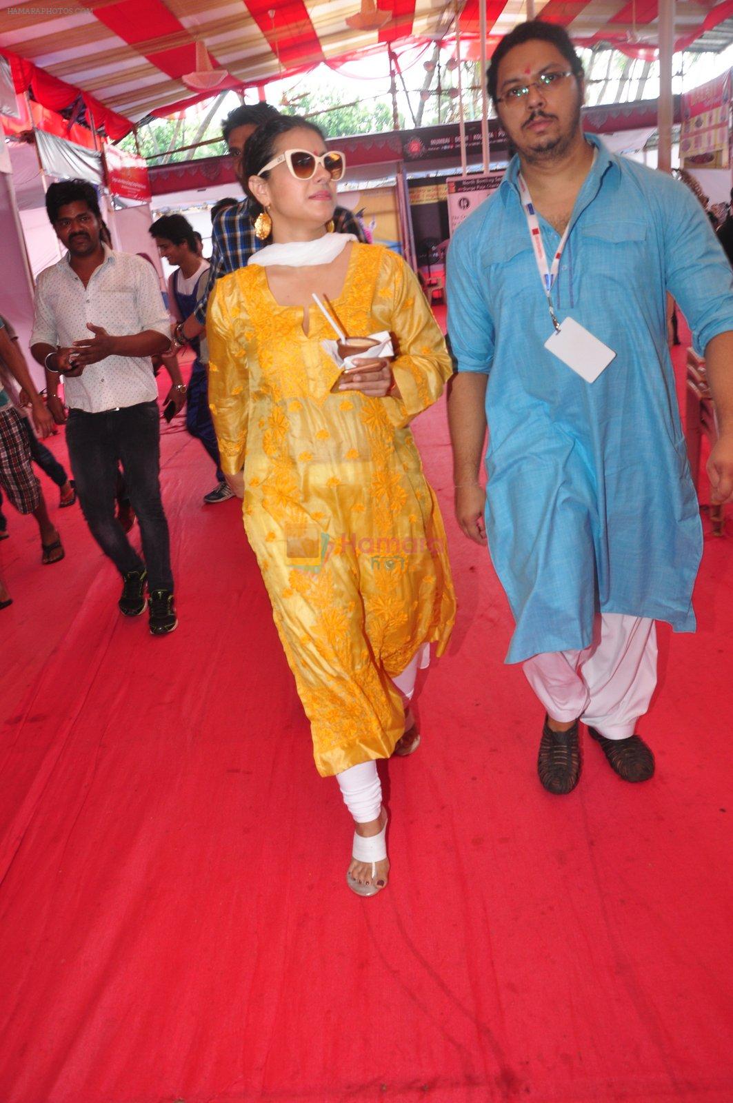 Kajol at Durga Pooja on 10th Oct 2016