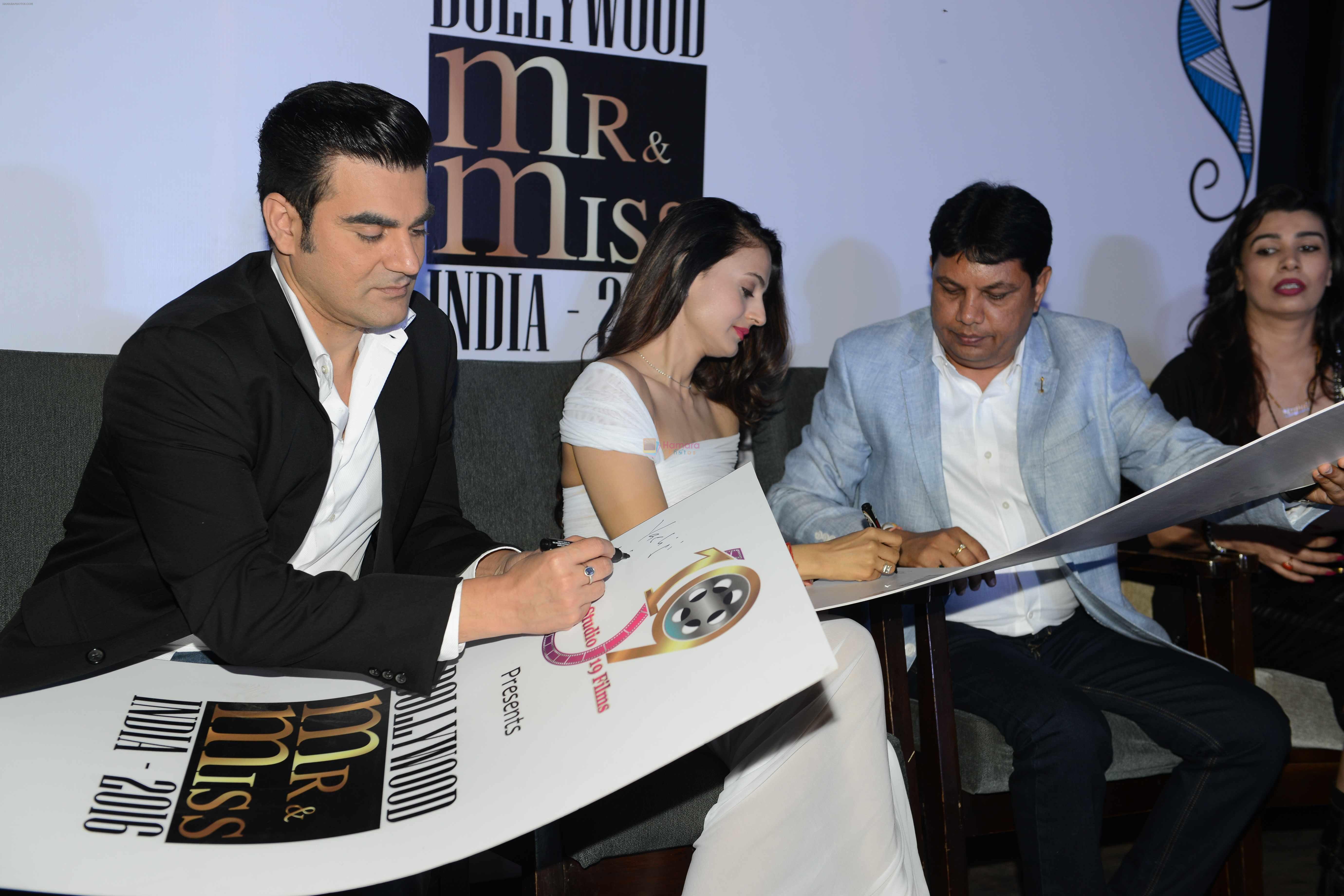 Arbaaz Khan and Ameesha Patel at Bollywood Mr and Miss India on 10th Oct 2016