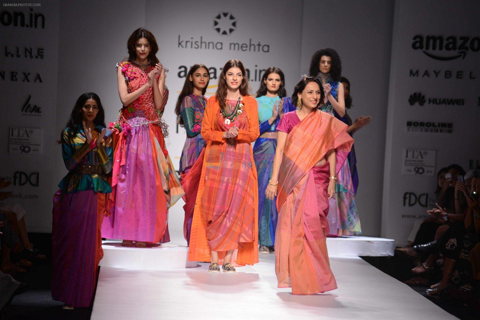 Model walk the ramp for Krishna Mehta show on Day 1 of AIFW on 12th Oct 2016