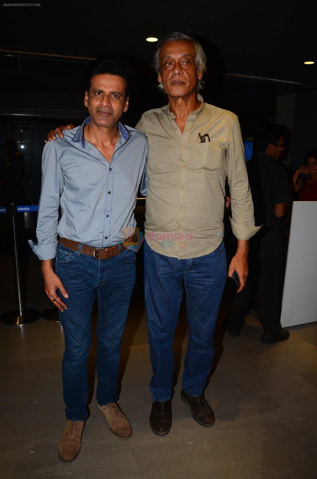 Manoj Bajpai at Saat Ucchakey premiere in Mumbai on 12th Oct 2016
