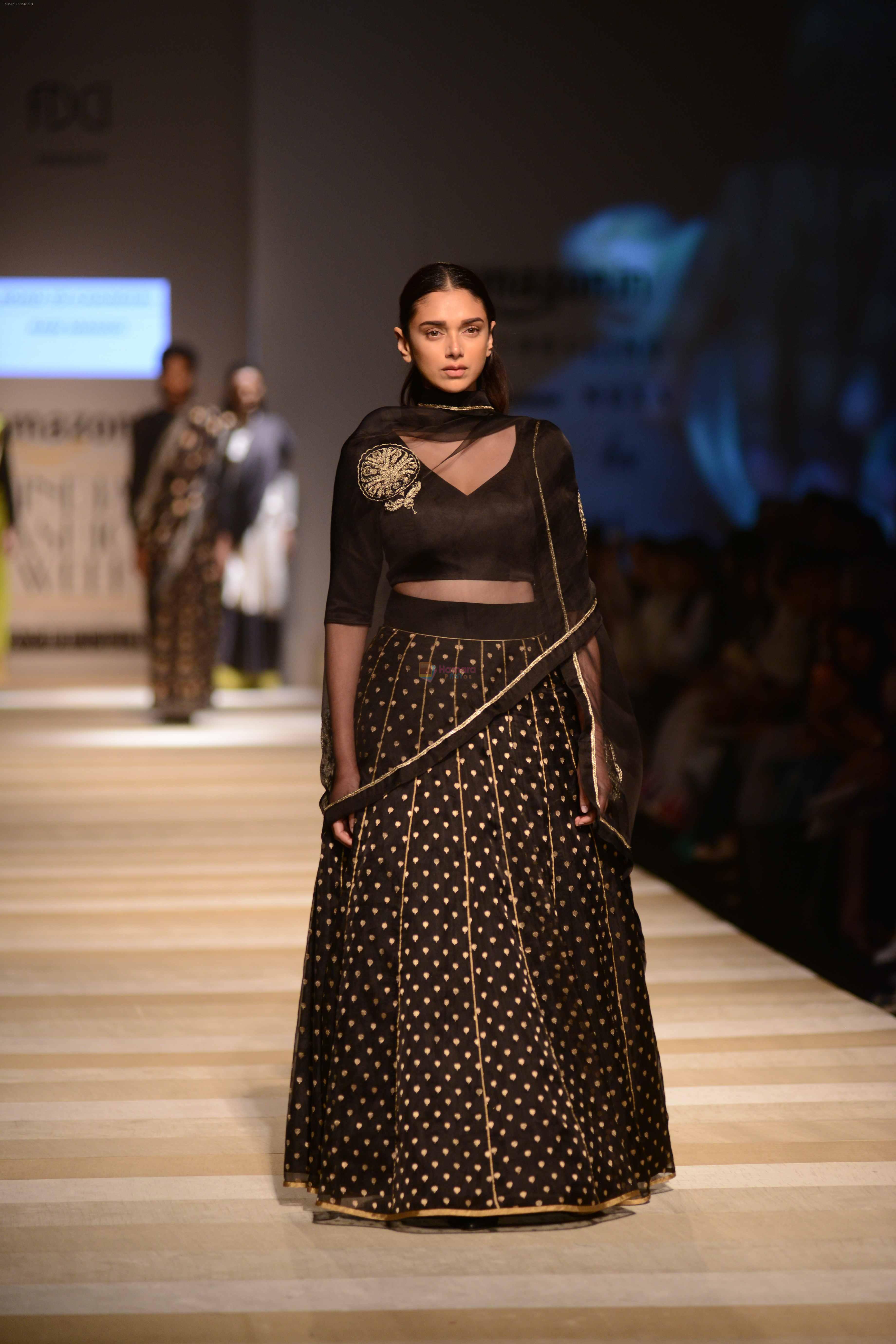 Aditi Rao Hydari walk the ramp for Road to Chanderi show in AIFW on 12th Oct 2016