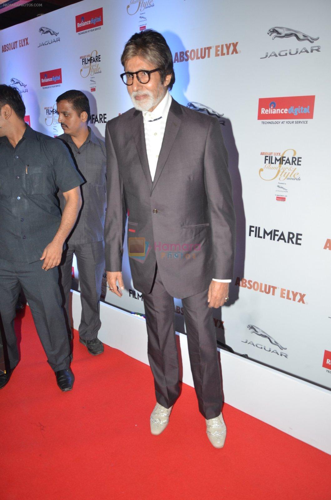 Amitabh Bachchan at Filmfare Glamour & Style Awards 2016 in Mumbai on 15th Oct 2016
