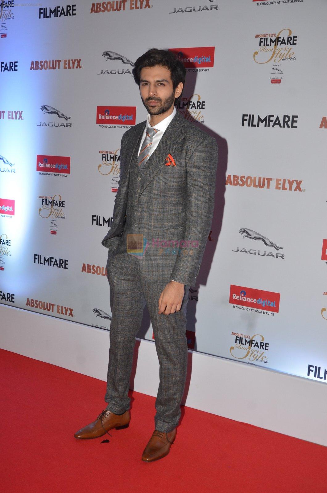 Karthik Aaryan at Filmfare Glamour & Style Awards 2016 in Mumbai on 15th Oct 2016