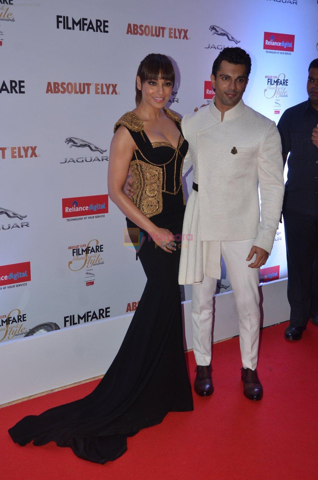 Bipasha Basu, Karan Singh Grover at Filmfare Glamour & Style Awards 2016 in Mumbai on 15th Oct 2016