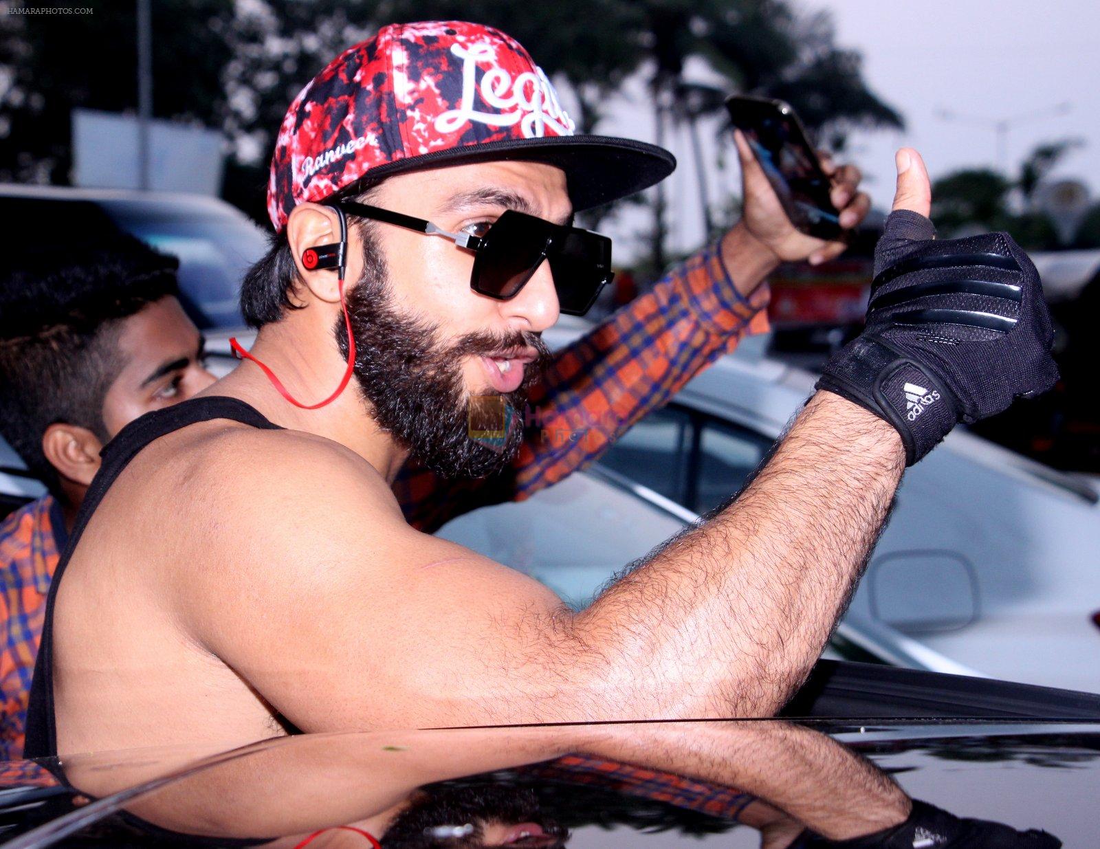 Ranveer Singh snapped in his signature cap on 16th Oct 2016