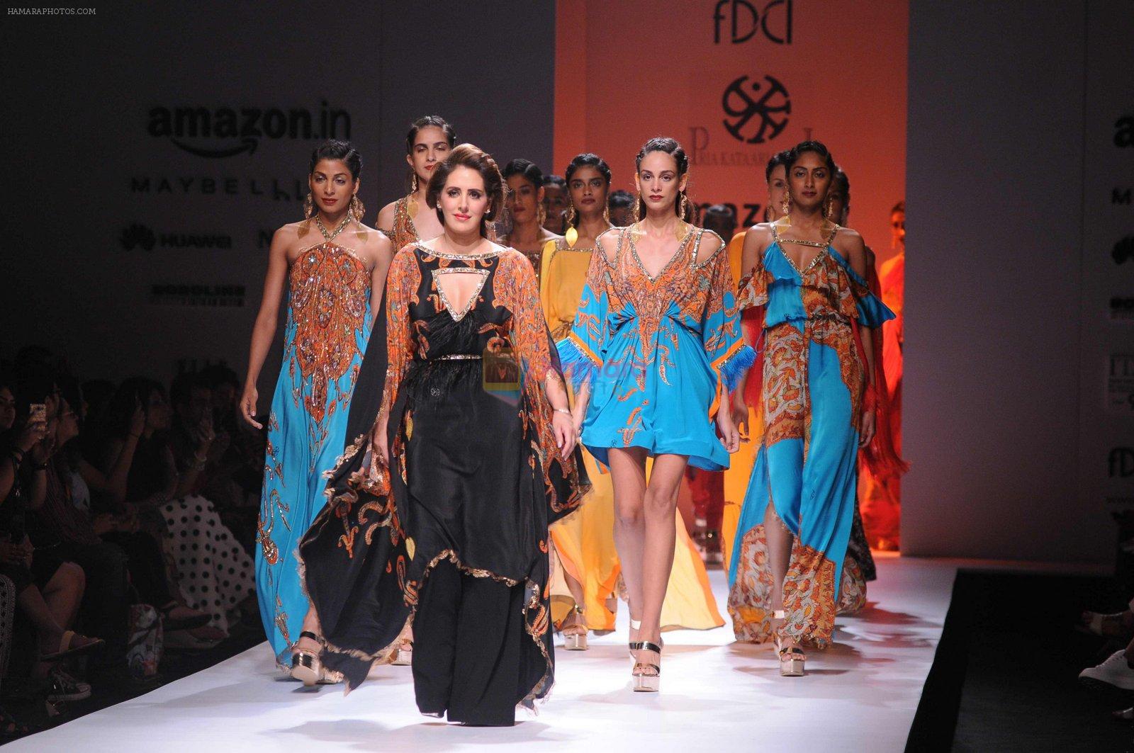 Model walk the ramp for Pria Kataria's show at Amazon India Fashion Week on 15th Oct 2016