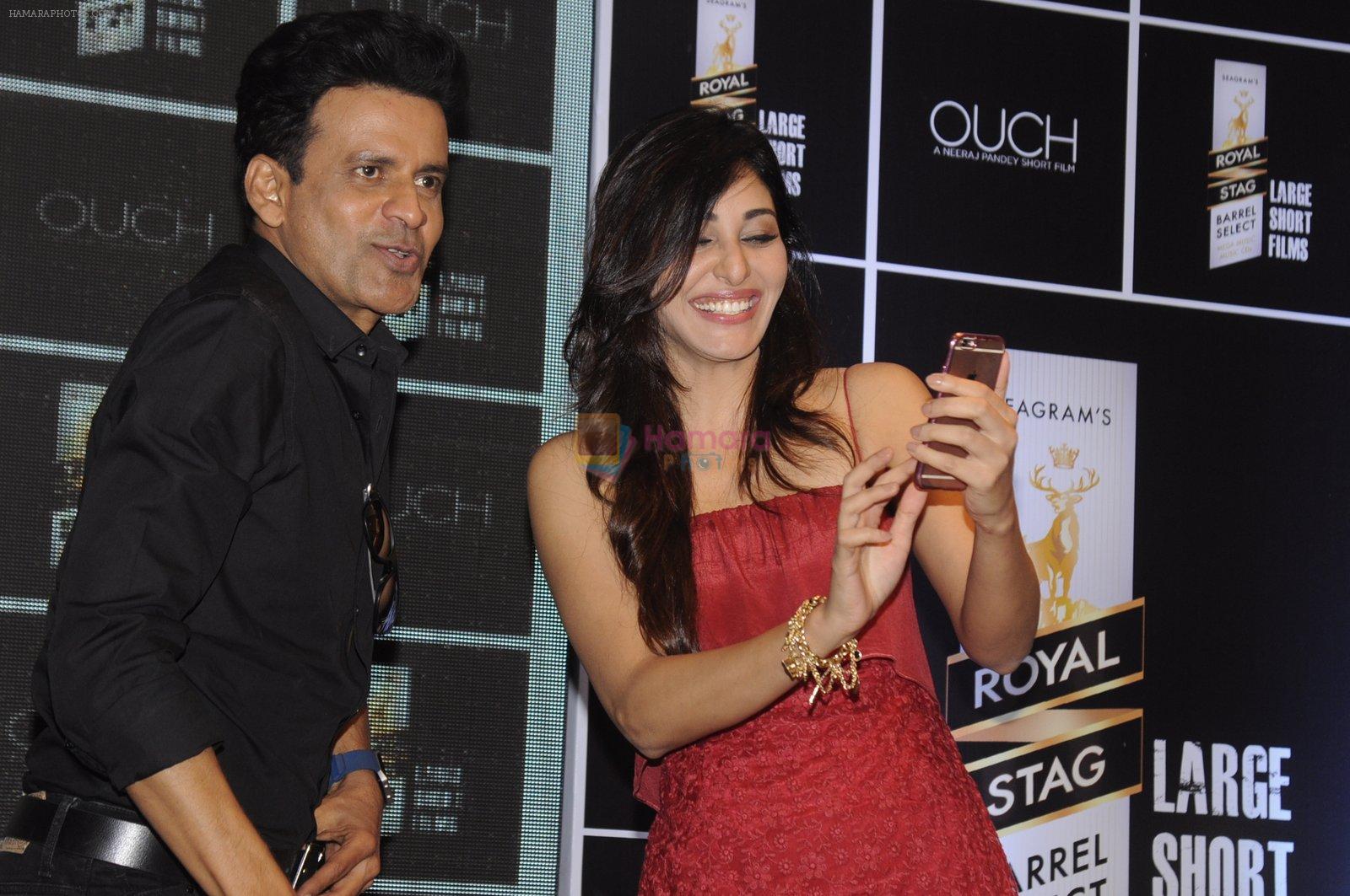 Pooja Chopra and Manoj Bajpai at Royal Stag event on 22nd Oct 2016