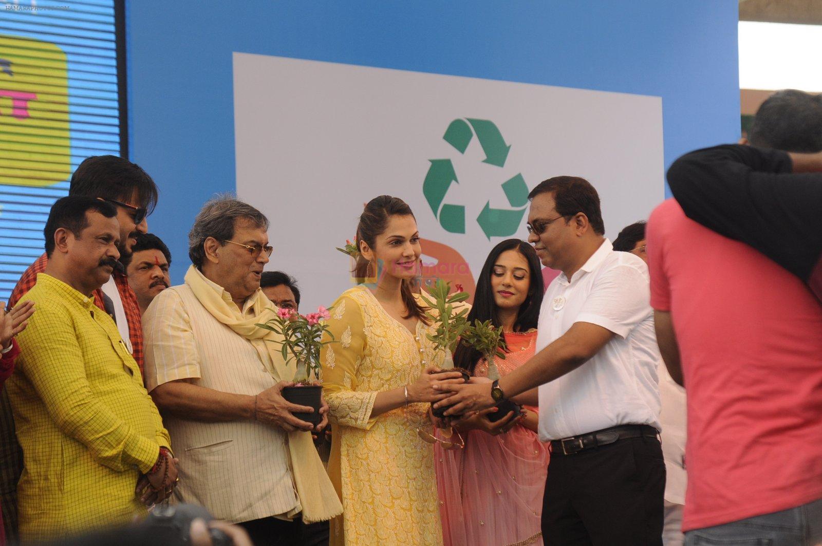 Isha Koppikar, Amrita Rao, Subhash Ghai at Clean Thane event on 23rd Oct 2016