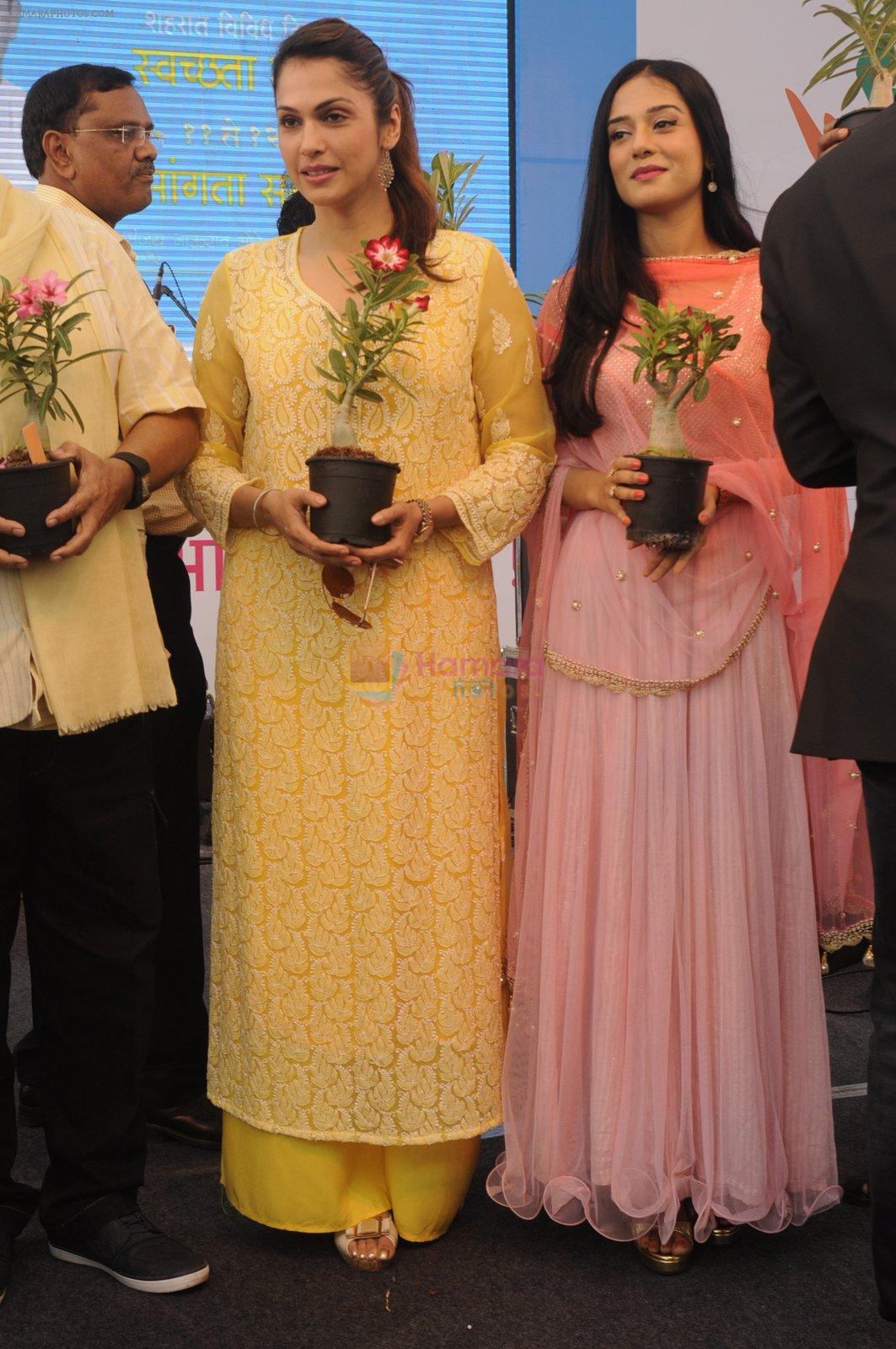Isha Koppikar, Amrita Rao at Clean Thane event on 23rd Oct 2016