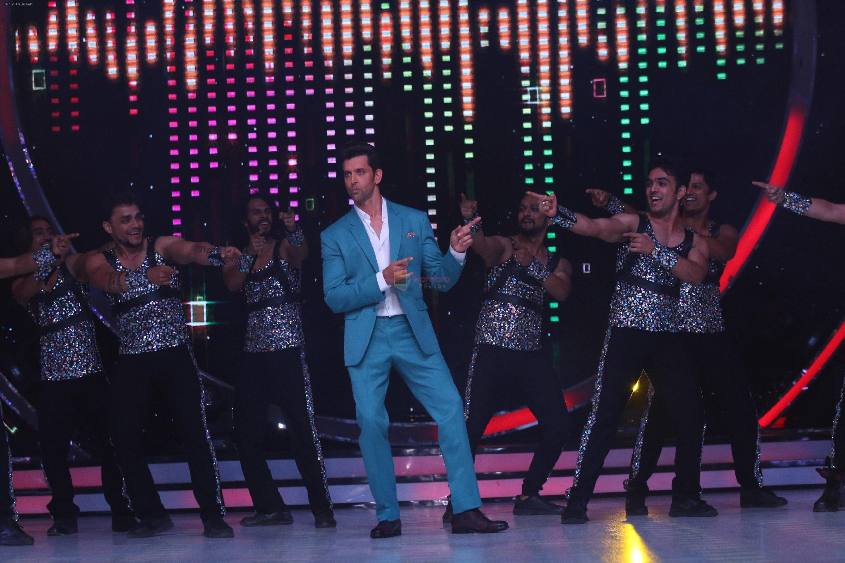 Hrithik Roshan on the sets of Jhalak Dikhla Jaa 9 grand finale on 25th Oct2016
