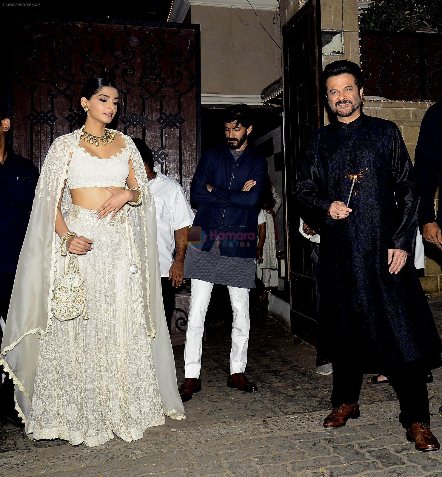 Anil Kapoor's Diwali bash on 30th Oct 2016