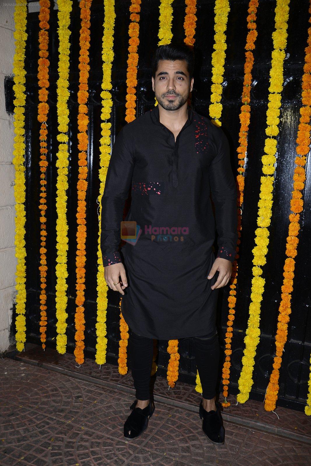 Gautam Gulati at Ekta Kapoor's Diwali bash on 29th Oct 2016