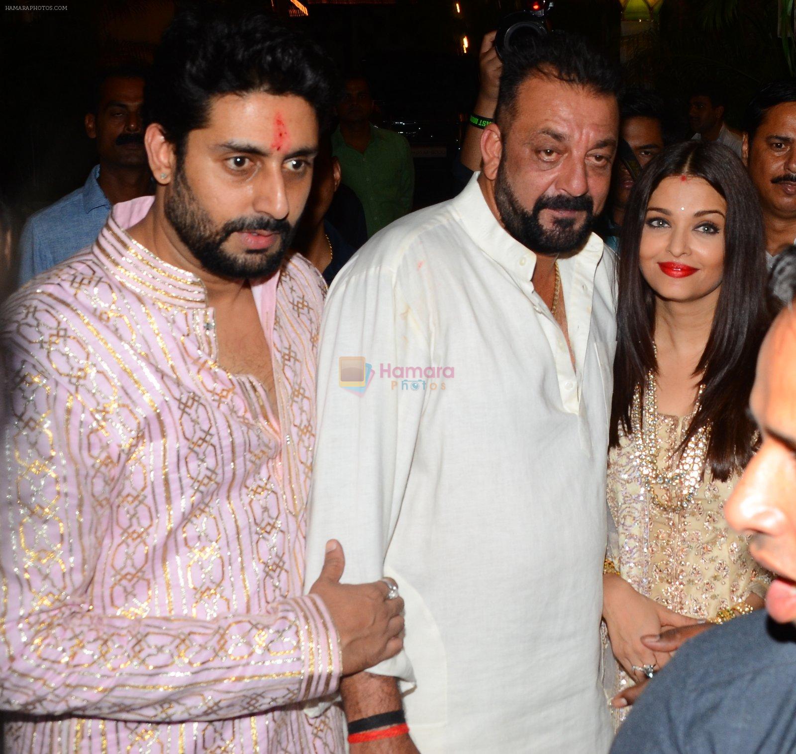 Abhishek Bachchan, Aishwarya Rai Bachchan, Sanjay Dutt at BIG B's Diwali bash on 31st Oct 2016