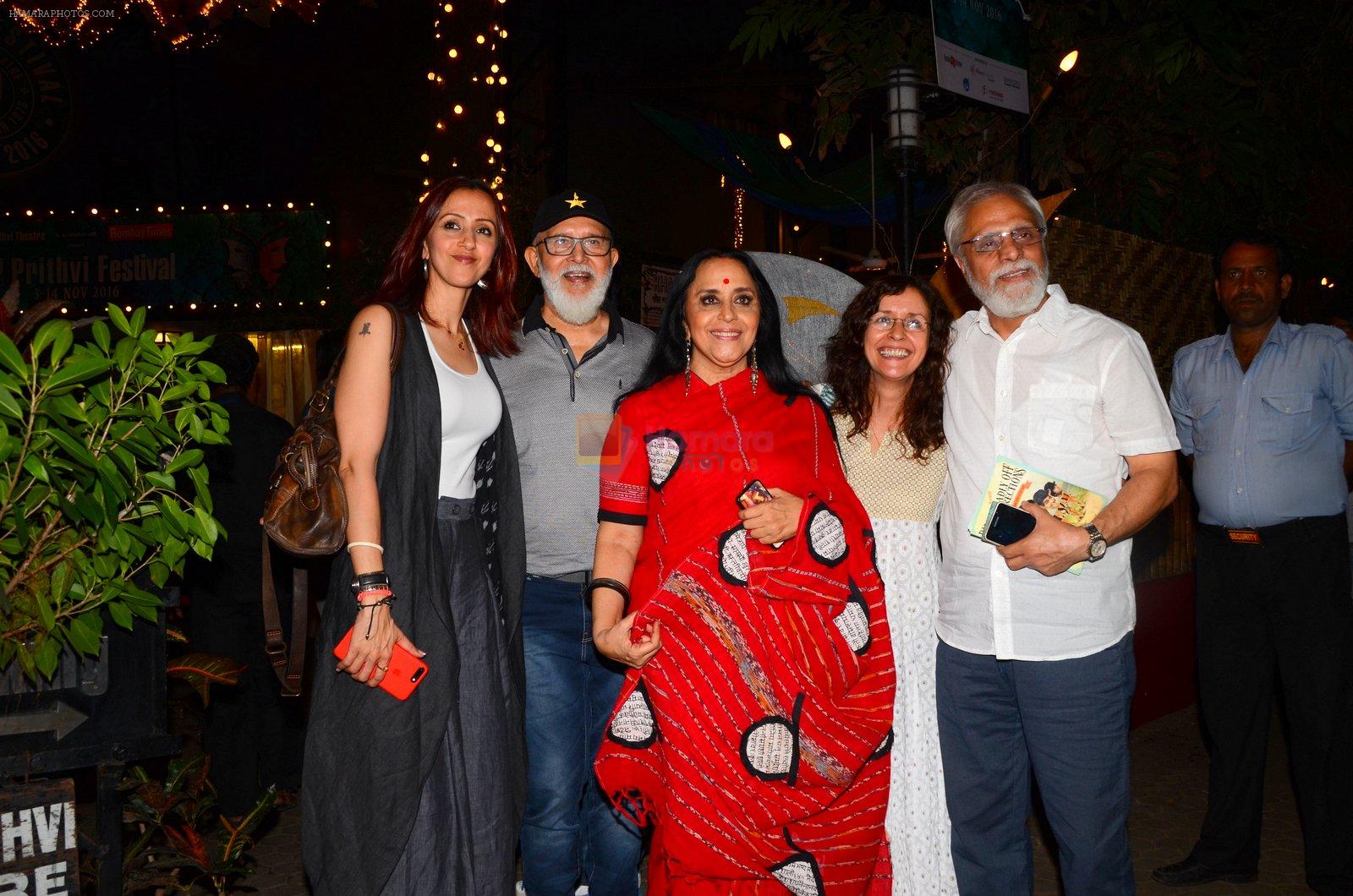 Ila Arun, Ishita Arun at Prithvi festival opening in Mumbai on 3rd Nov 2016