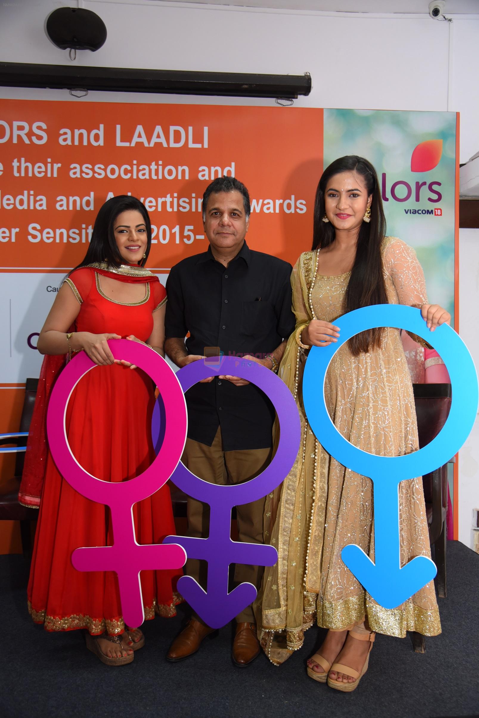 Jigyasa Singh aka Thapki and Meera Deosthale aka Chakor along with Raj Nayak, CEO COLORS at a press meet as COLORS joins hands with Laadli