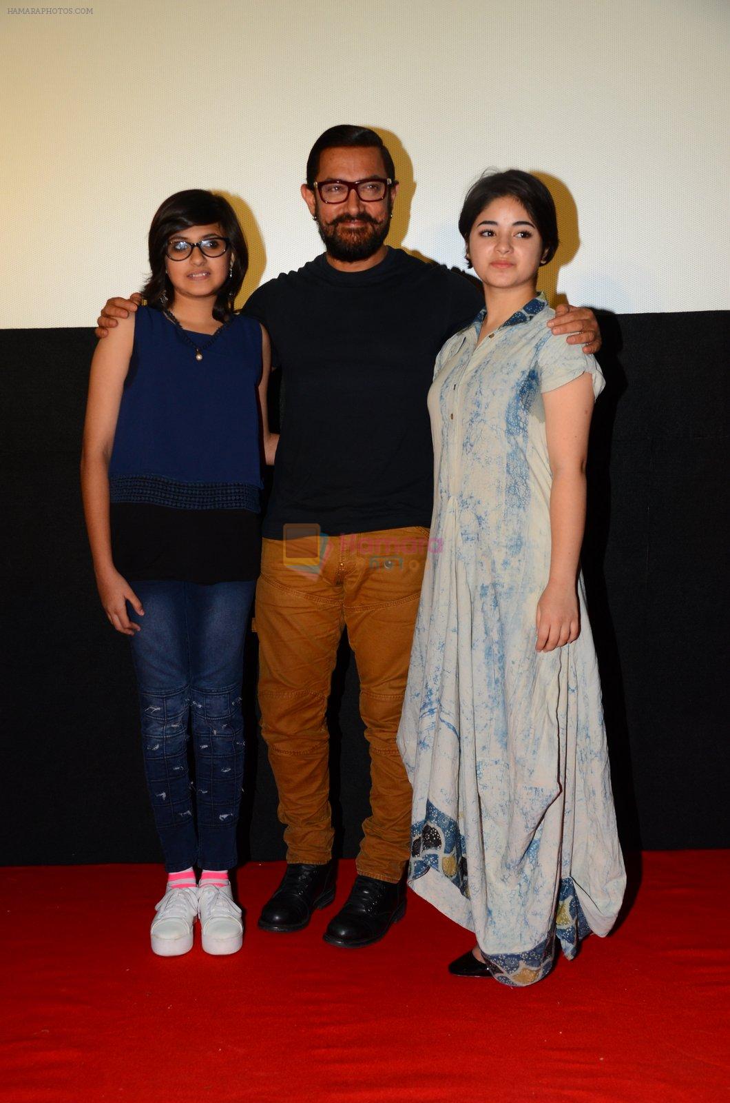 Suhani Bhatnagar, Aamir Khan and Zaira Wasim at Dangal press meet in Mumbai on 12th Nov 2016