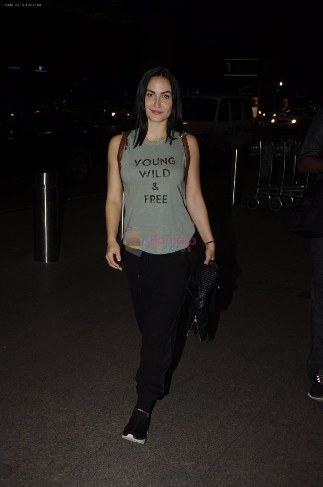 Elli Avram snapped at airport on 14th Nov 2016