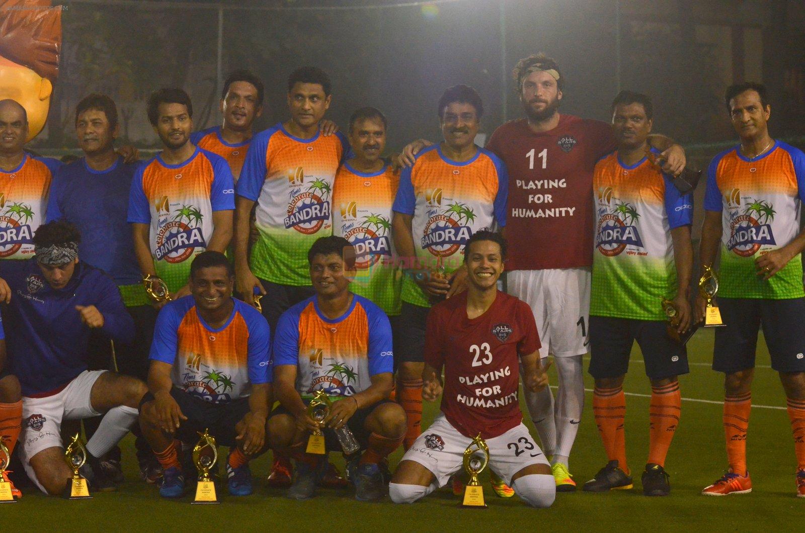 Ranbir Kapoor at charity soccer match on 13th Nov 2016