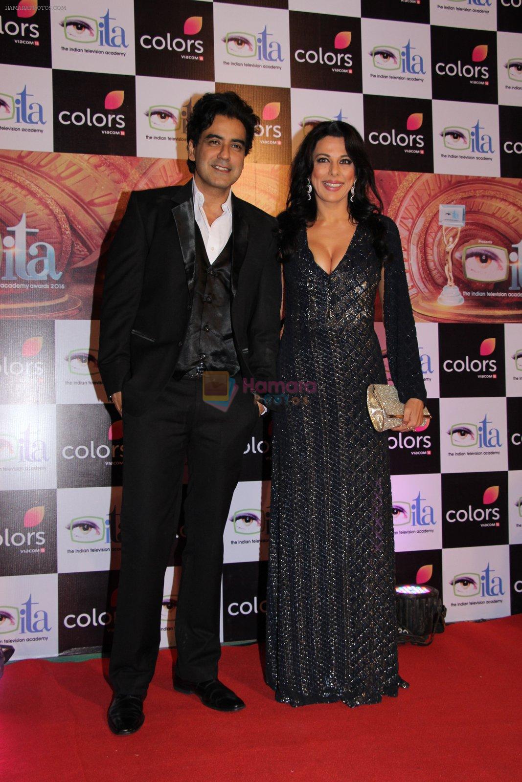 Pooja Bedi at ITA Awards 2016 in Mumbai on 13th Nov 2016