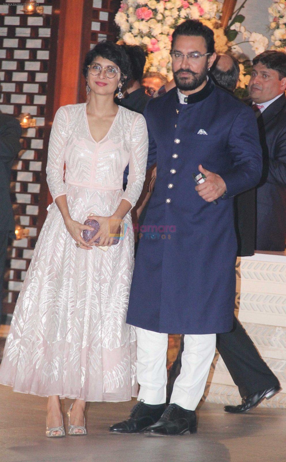 Kiran Rao, Aamir Khan at the Ambani's wedding party of their niece, Isheta Salgaoncar on 24th Nov 2016
