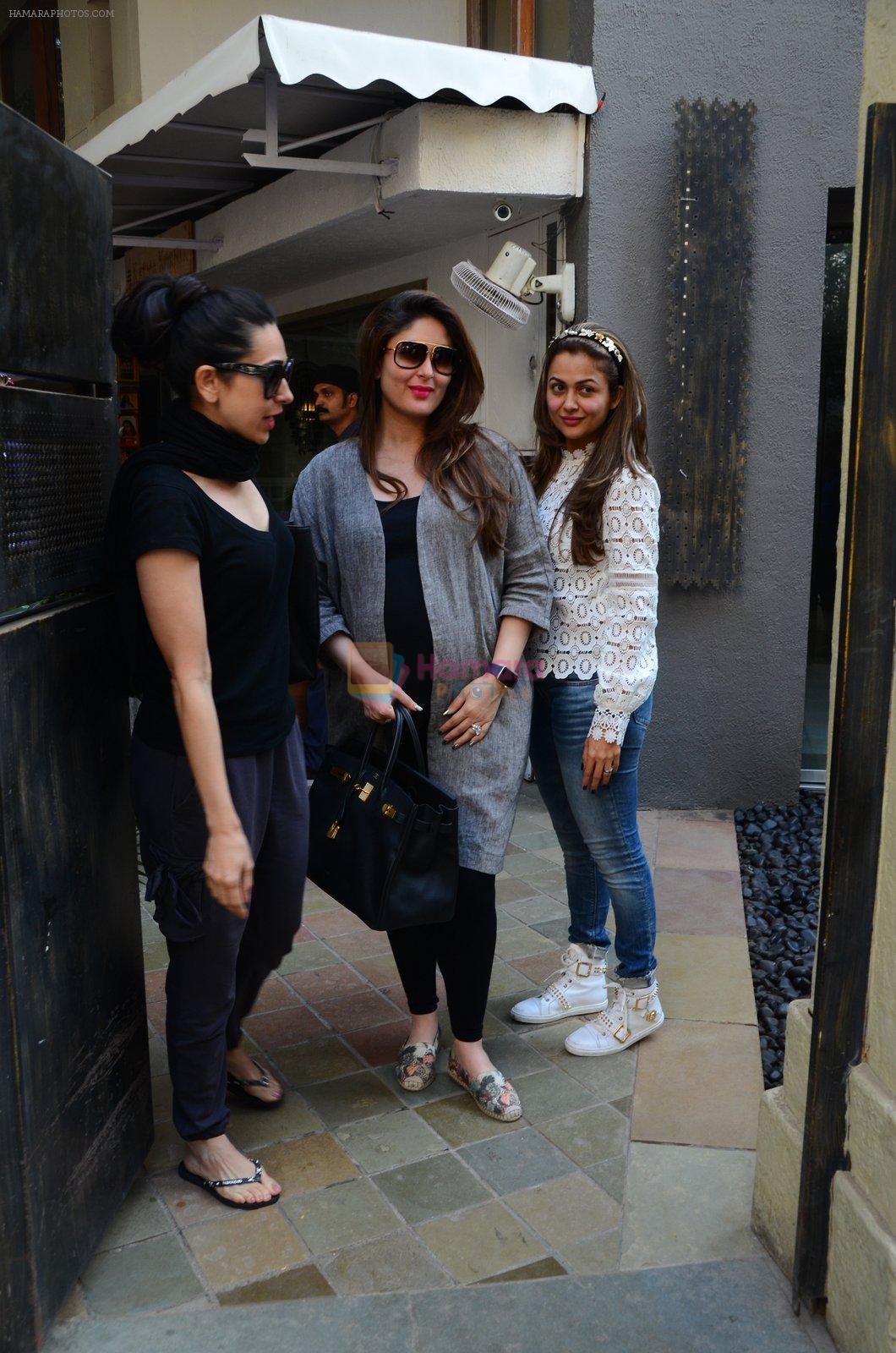Kareena Kapoor, Karisma Kapoor and Amrita Arora snapped post lunch on 24th Nov 2016