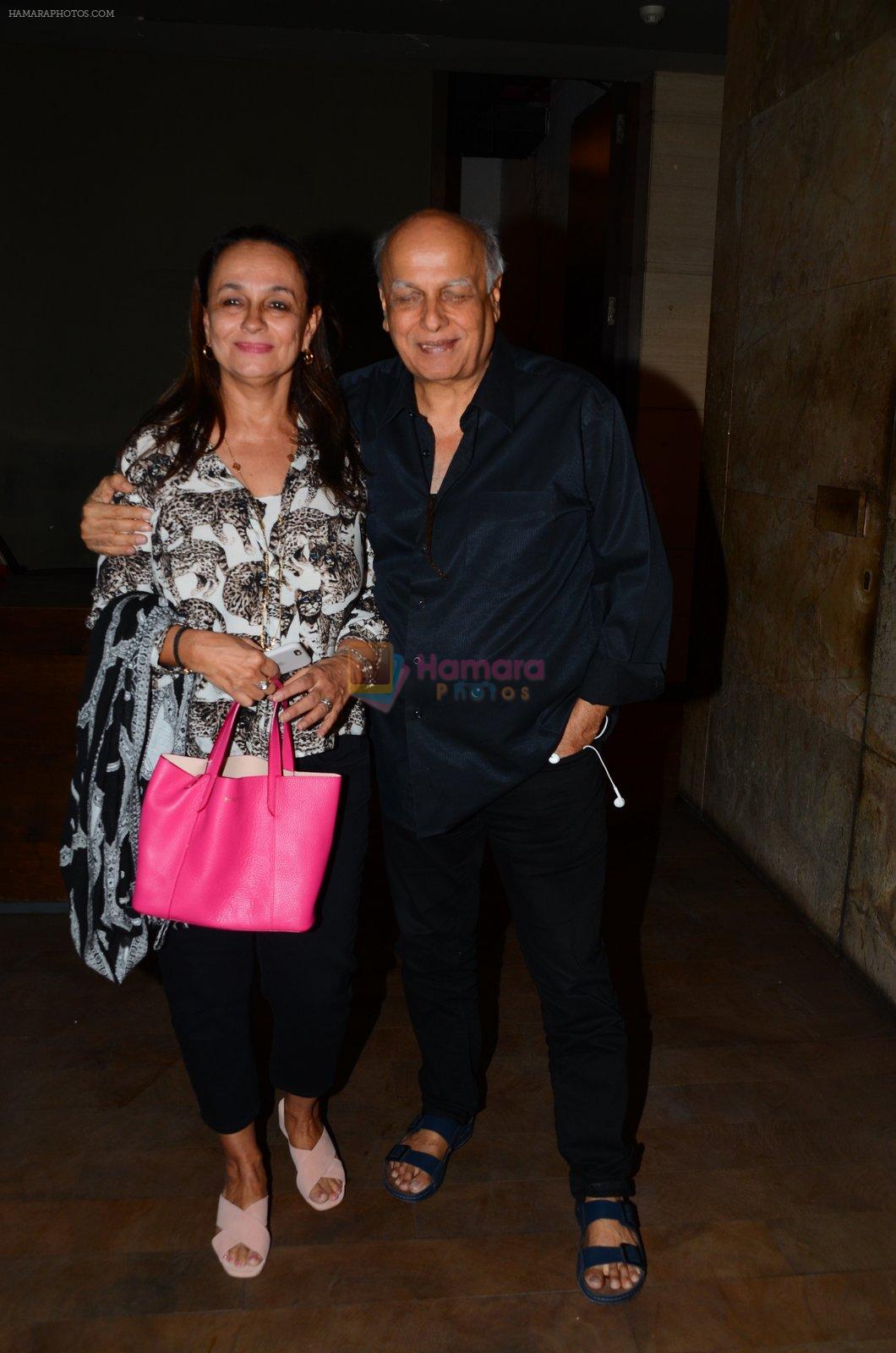 Soni Razdan, Mahesh Bhatt at Dear Zindagi screening in Mumbai on 24th Nov 2016