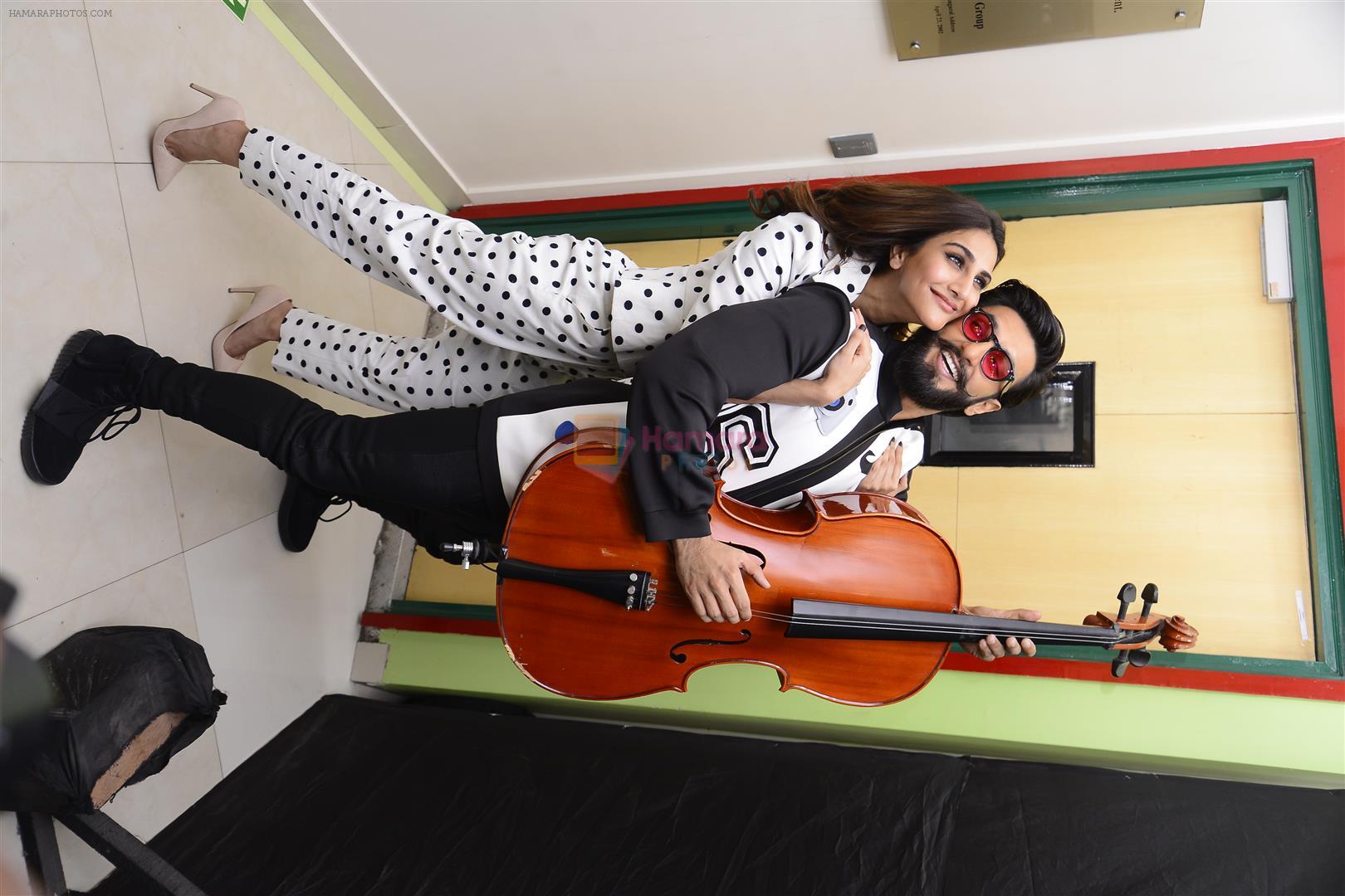 Ranveer Singh and Vaani Kapoor promote Befikre at radio mirchi on 28th Nov 2016