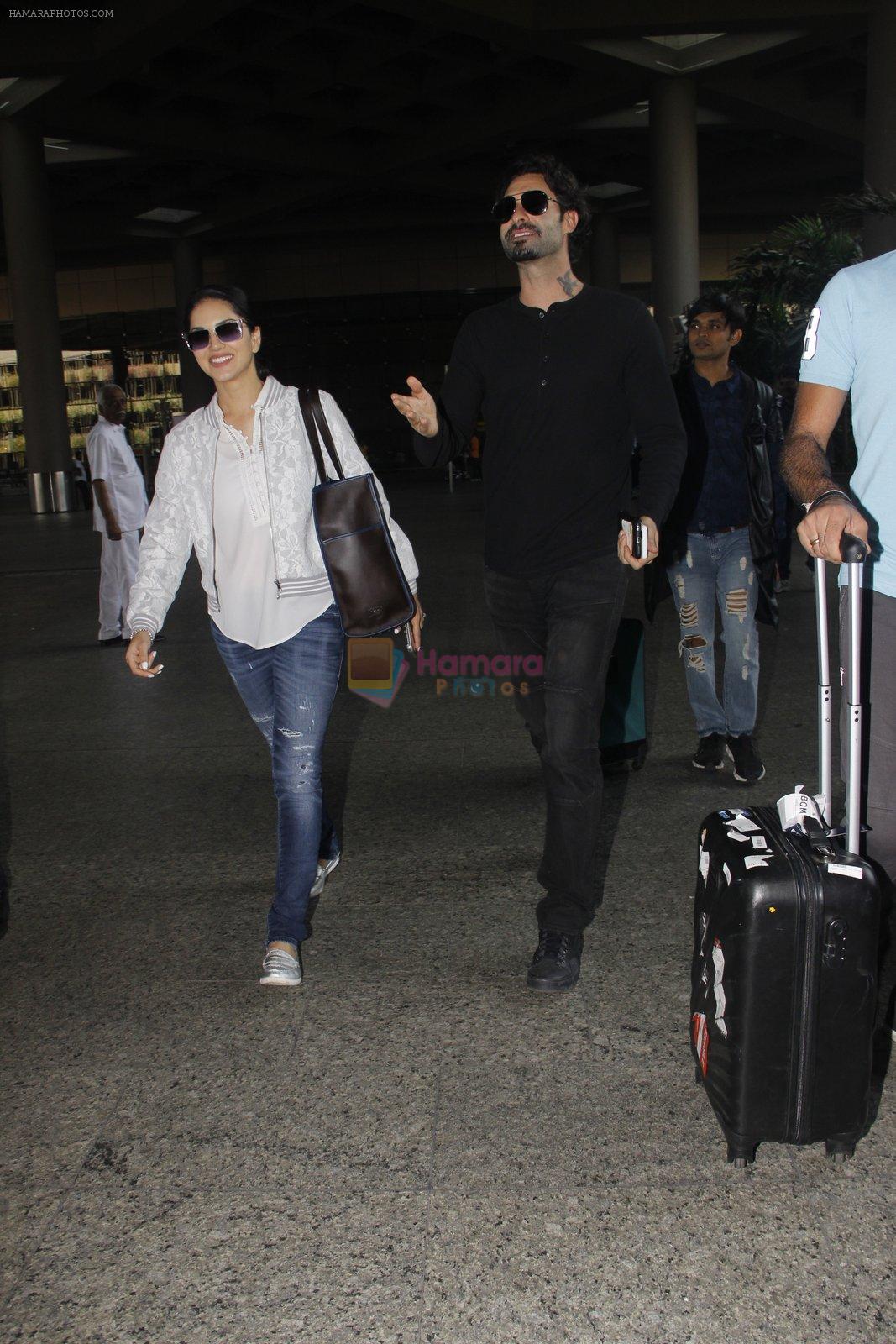 Sunny Leone snapped at airport on 30th Nov 2016