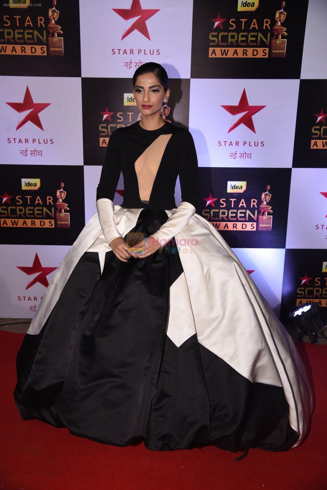 Sonam Kapoor at 22nd Star Screen Awards 2016 on 4th Dec 2016
