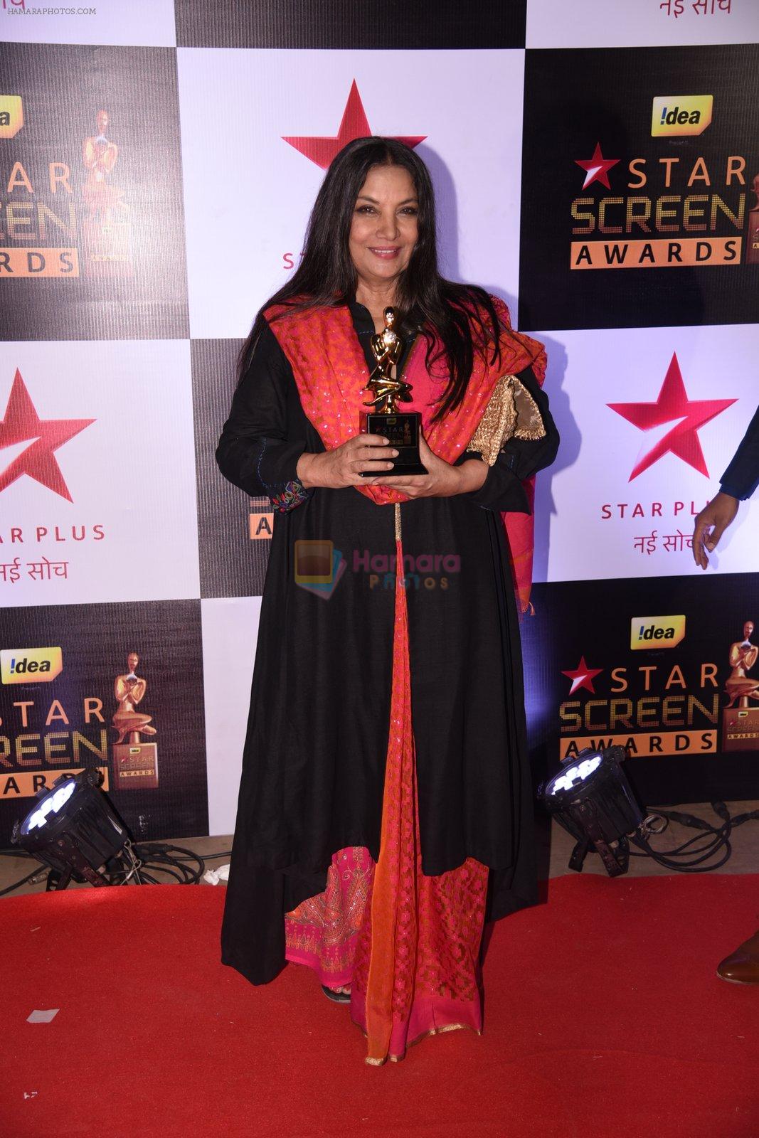 Shabana Azmi at 22nd Star Screen Awards 2016 on 4th Dec 2016