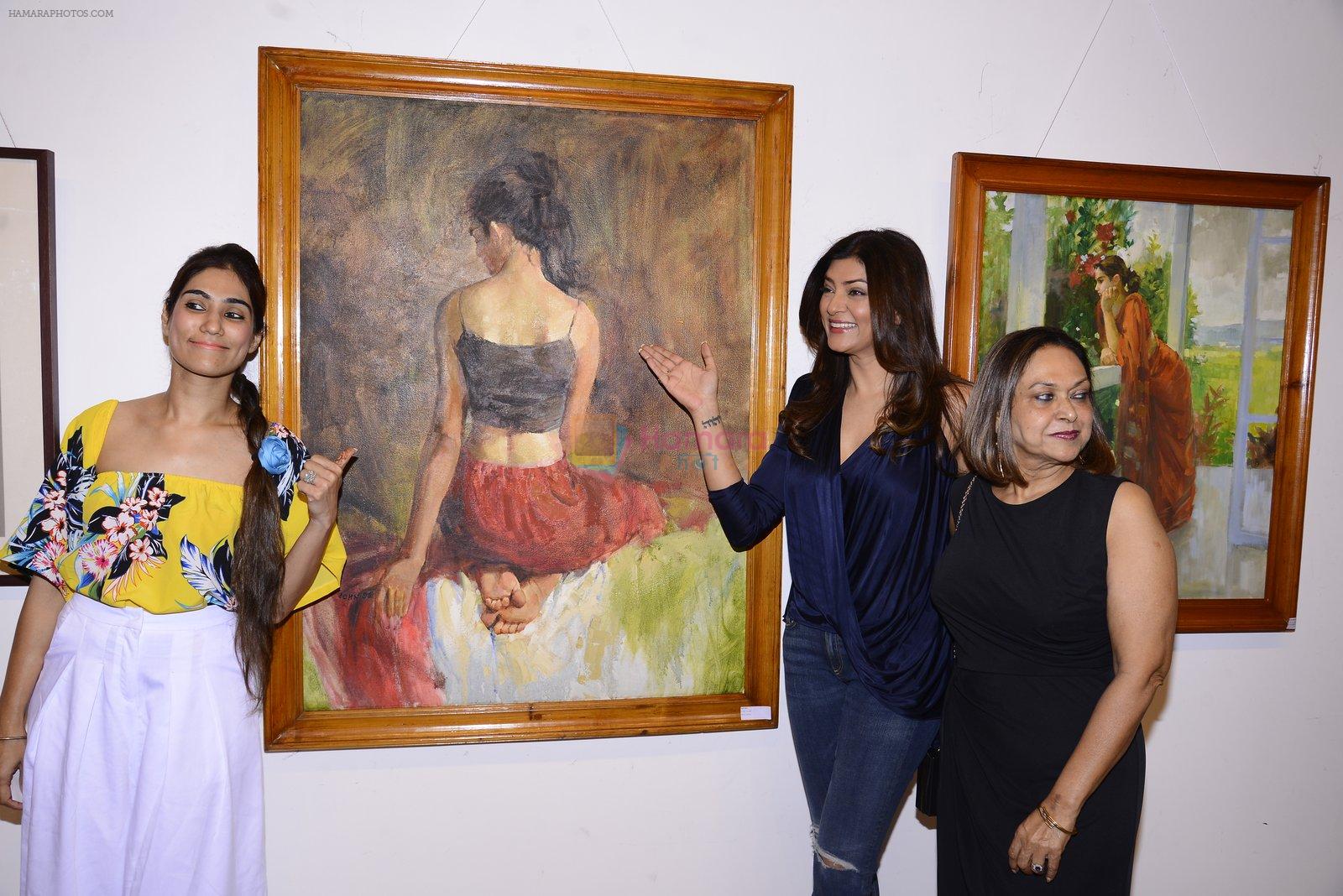 Sushmita Sen inaugurate the late John Fernandes Masterstrokes art show on 6th Dec 2016