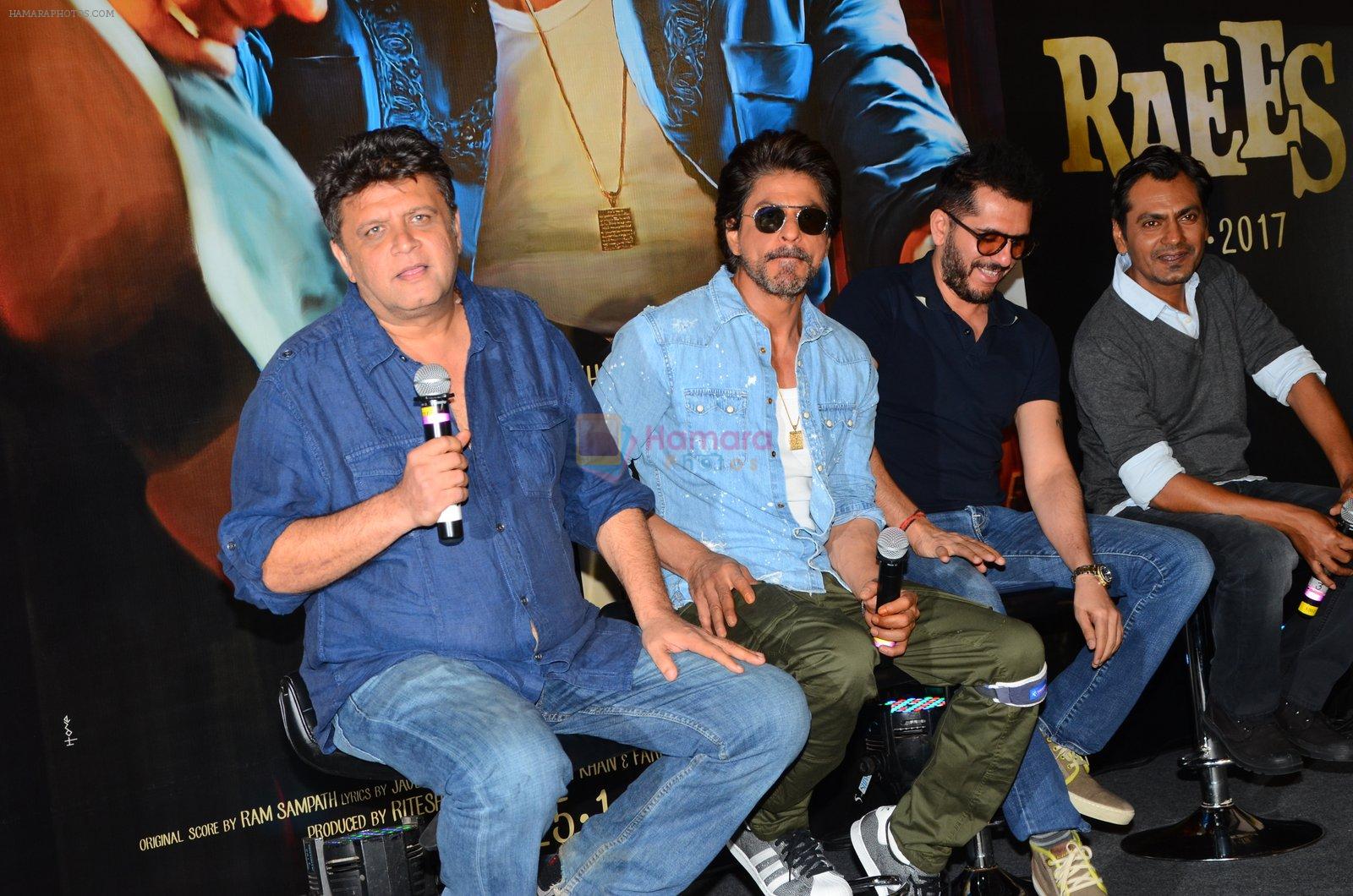 Shahrukh Khan, Nawazuddin Siddiqui, Ritesh Sidhwani at Raes trailer launch on 7th Dec 2016