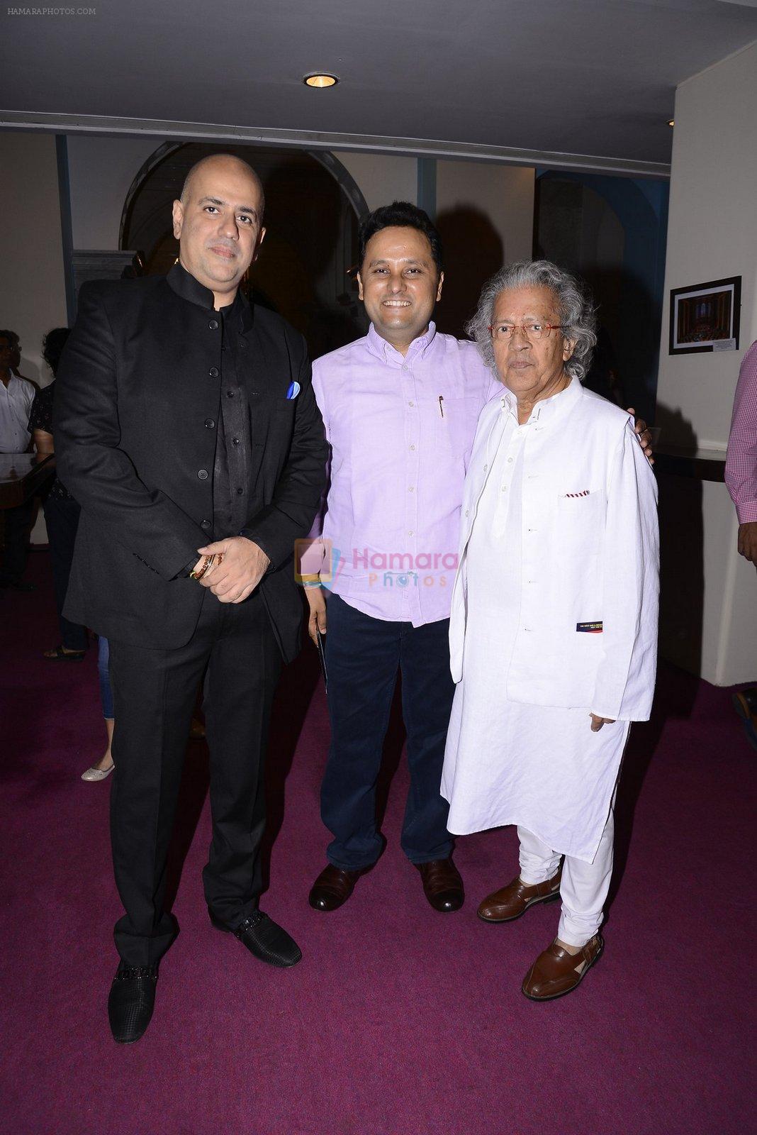 Anil Dharker at Stomp premiere on 7th Dec 2016